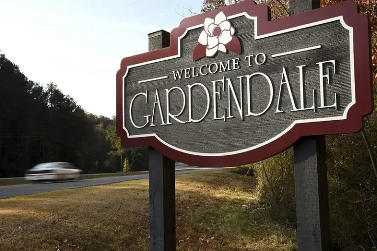 Pressure washing service in Gardendale, Alabama